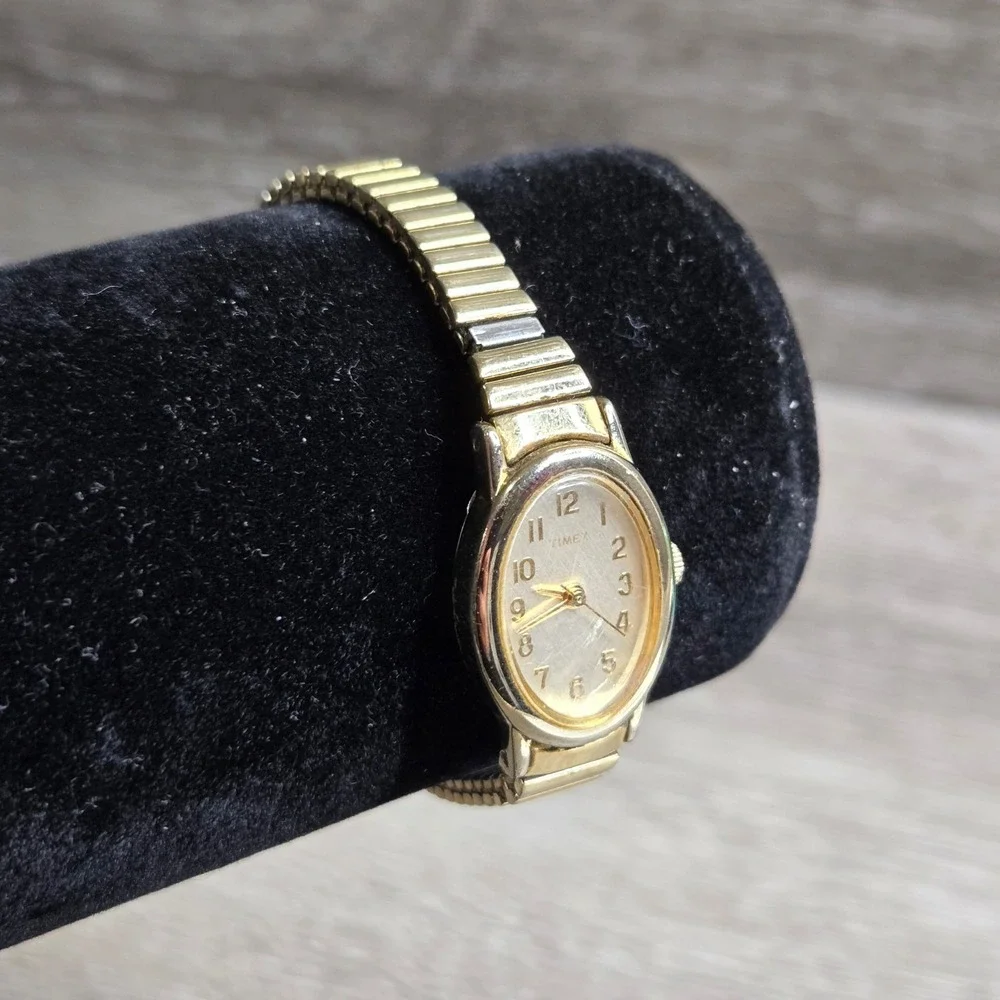 Timex Cavatina Women's Oval Watch Gold Tone Stretch Band Quartz Working 6